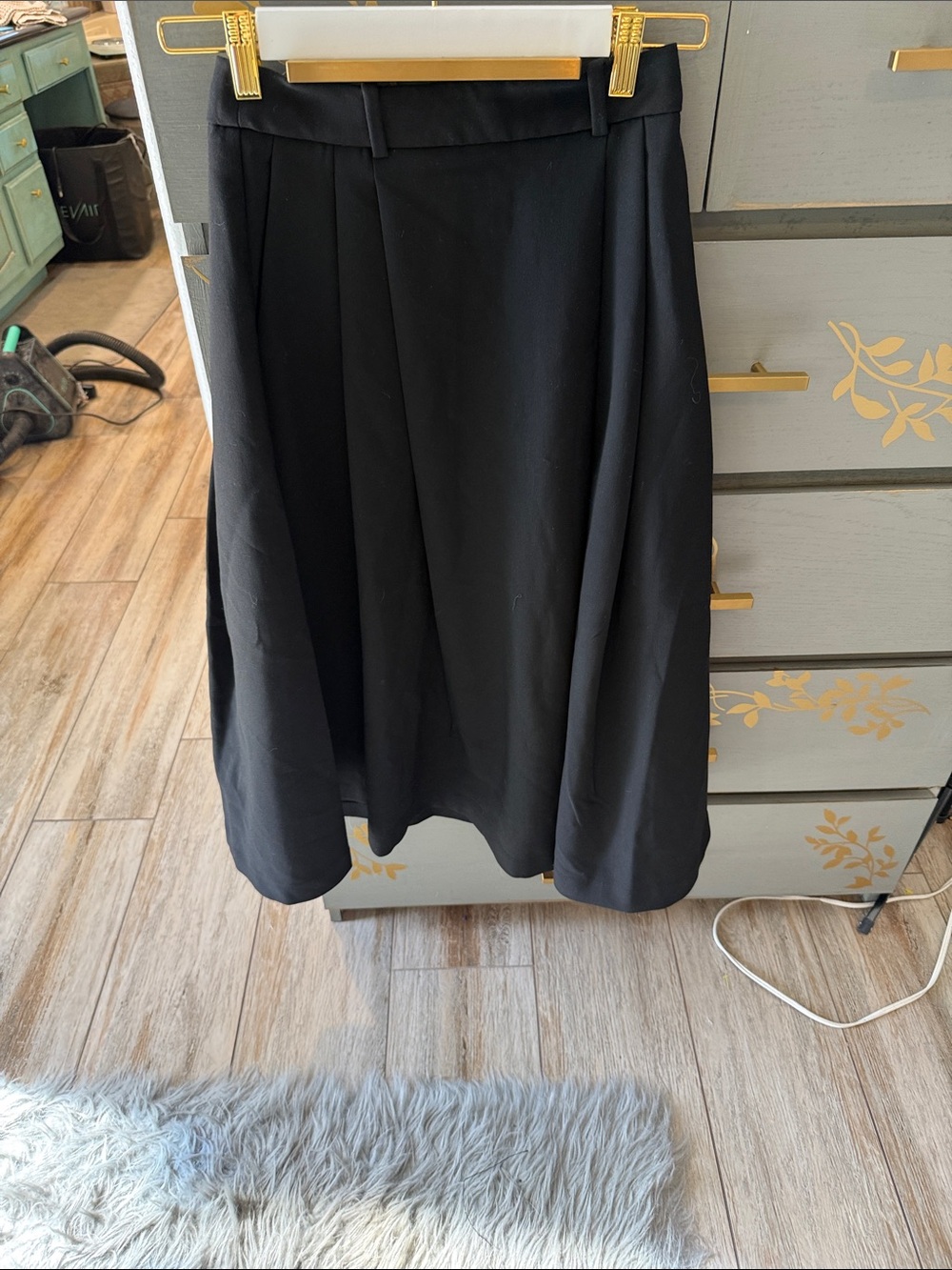 Babaton Black Midi A-Line Pleated Skirt